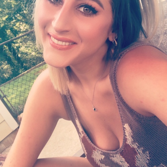 Meet your Posher, Cheyna - Picture 4 of 6